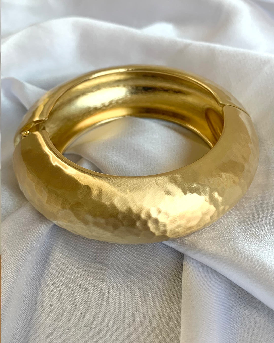 Classic Hammered Bangle