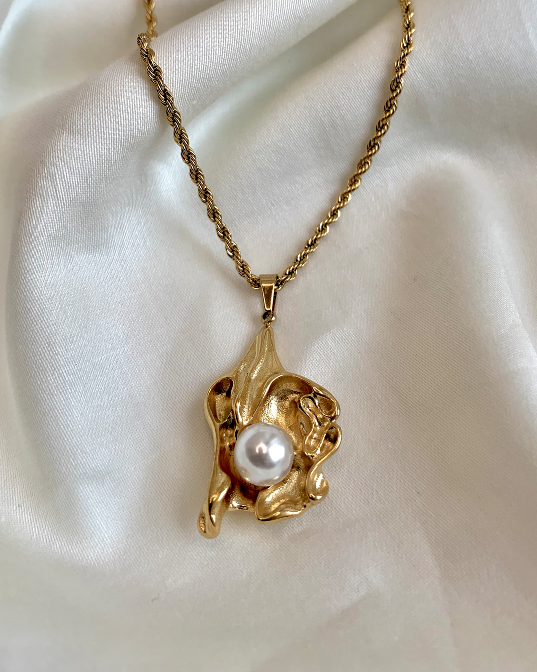 Serenity Shell Pendant