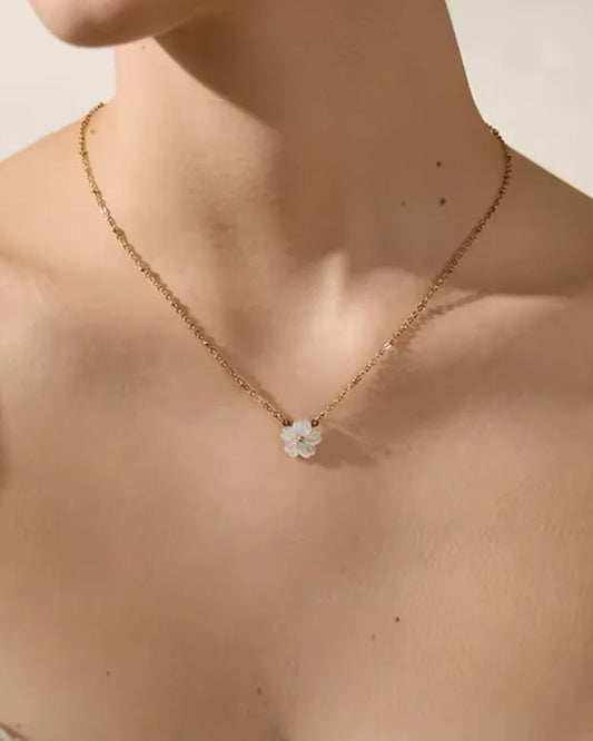 Sweet Daisy Pendant