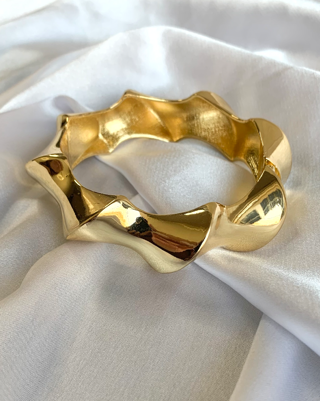 Croissant Curves Bangle