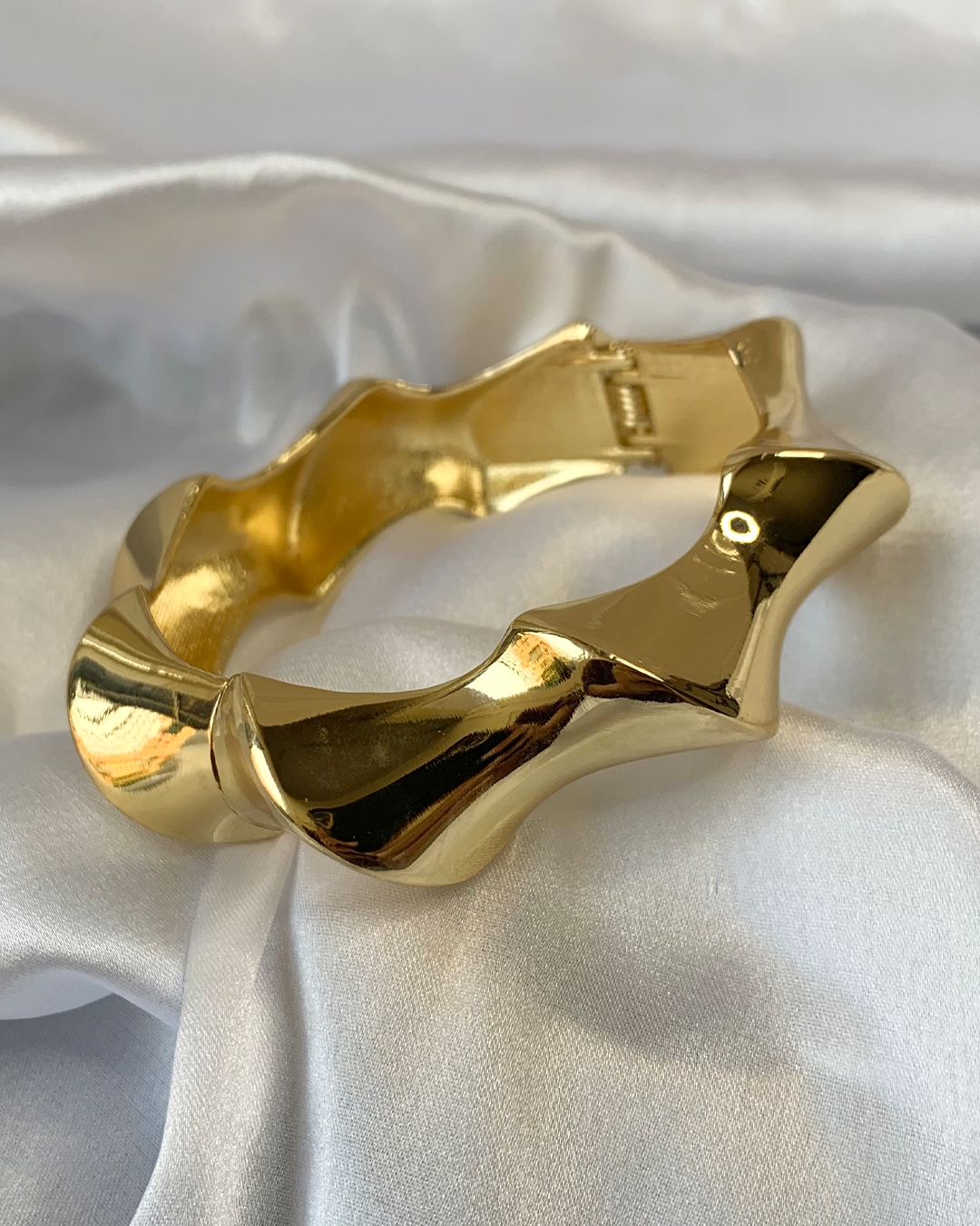 Croissant Curves Bangle