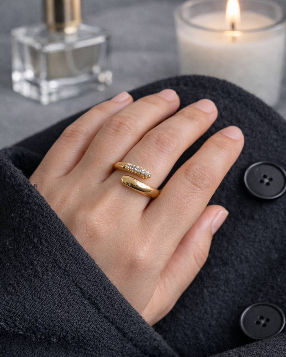 Halo Curve Ring