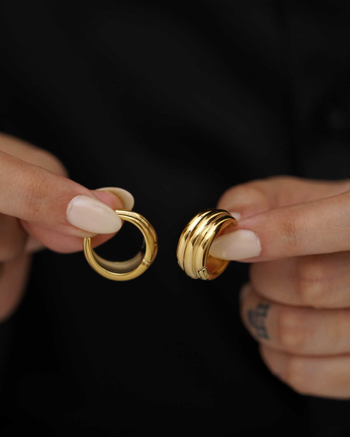 Alia Hoop Earrings