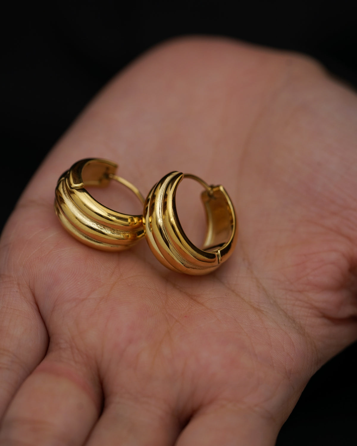 Alia Hoop Earrings