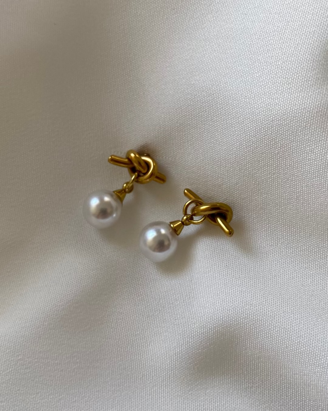 Knotted Pearl Earrings