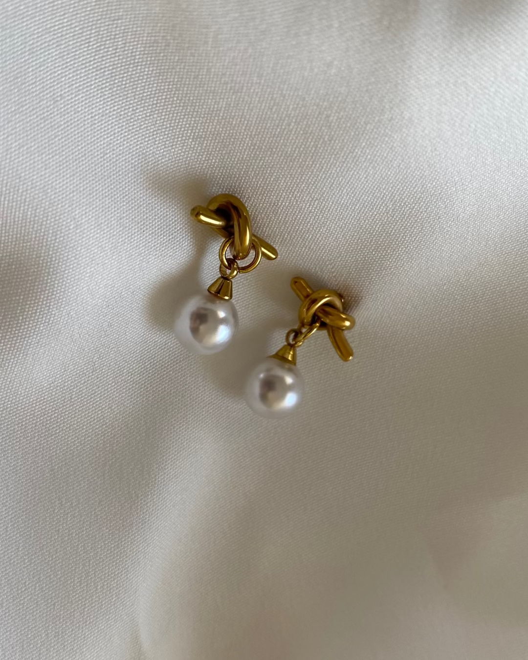 Knotted Pearl Earrings