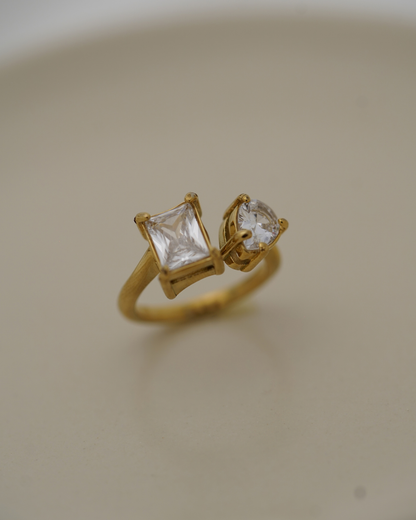 Eva Ring
